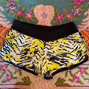 Swim trunk or workout shorts